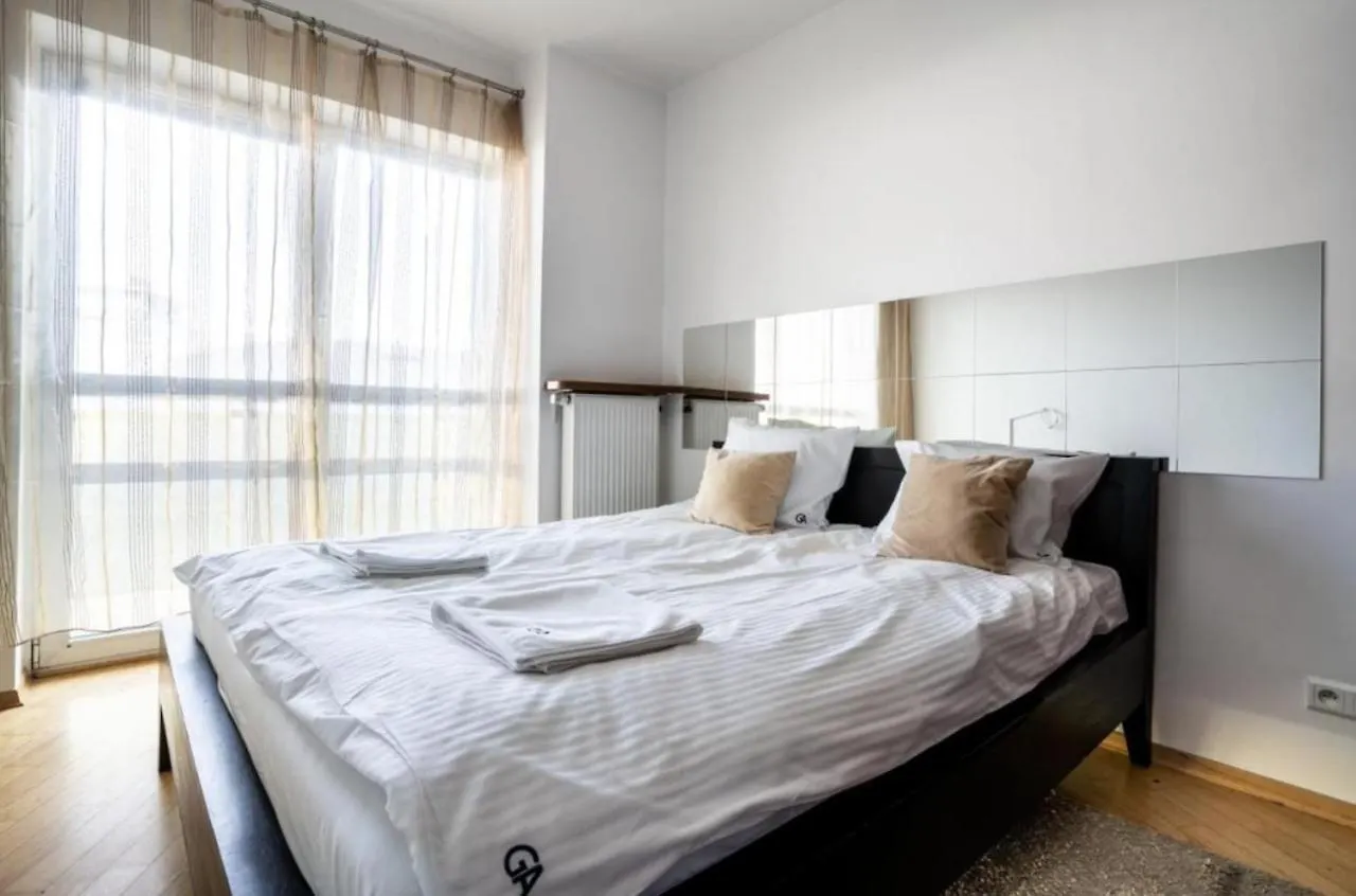 Platinum Tower - City Center - Golden Apartments Warszawa Polska