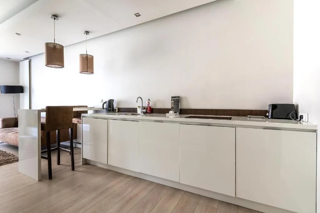 Platinum Tower - City Center - Golden Apartments Warsaw