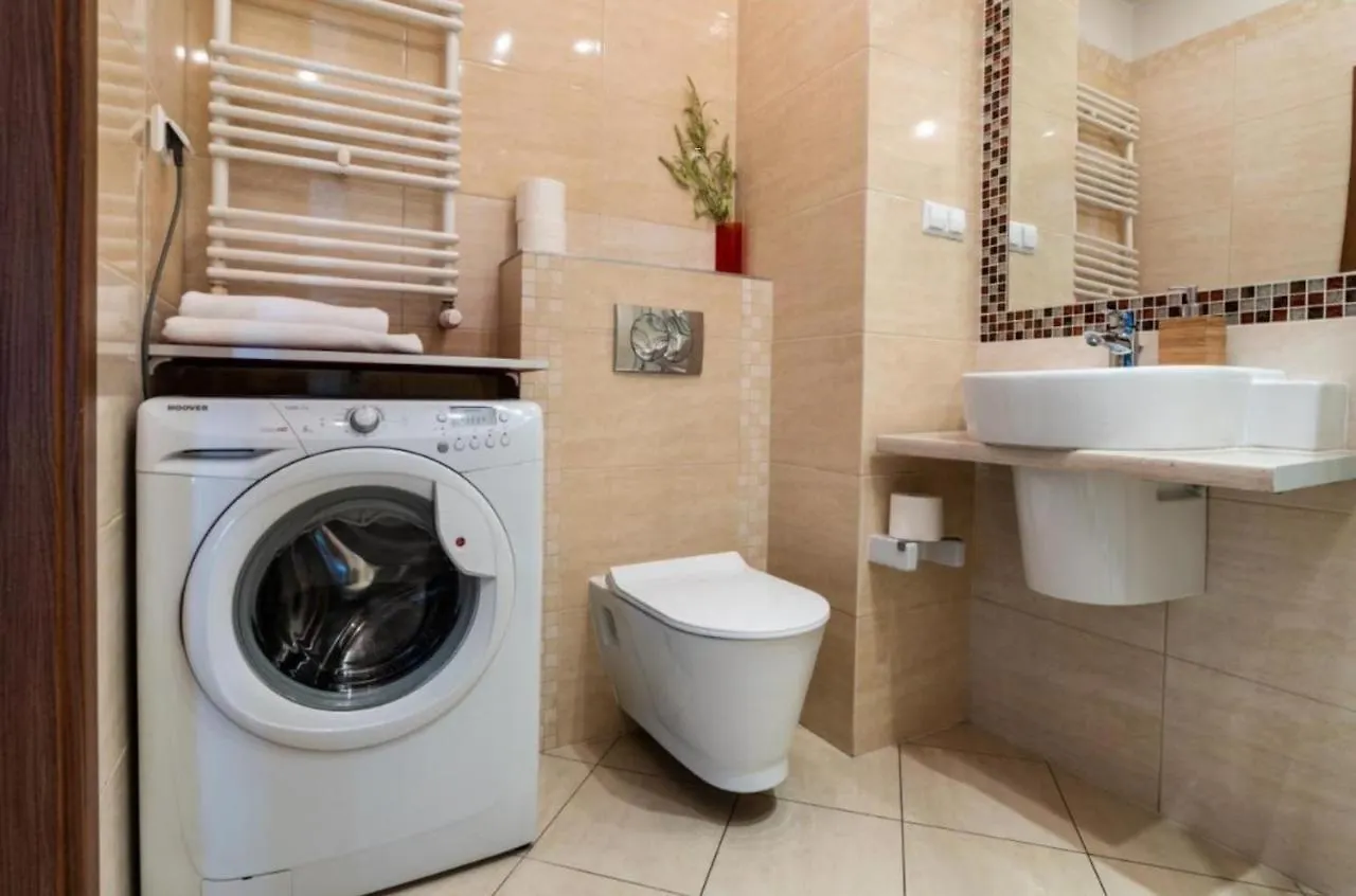 Platinum Tower - City Center - Golden Apartments Warsaw 0*,  Poland